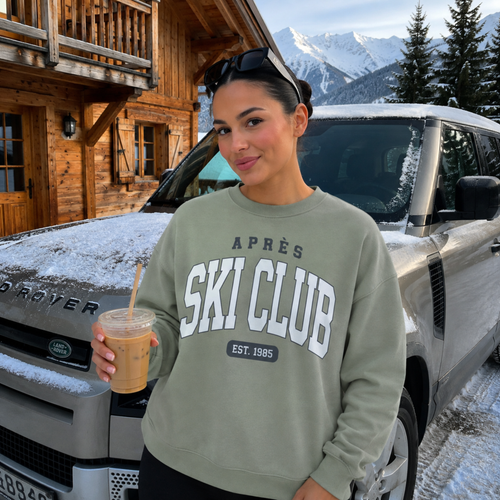 Après Ski Club Crewneck Sweatshirt | Cozy Winter Graphic Sweatshirt